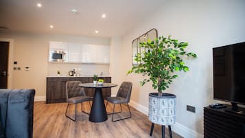 Superior Studio | Private kitchen | Fridge, microwave, stovetop, electric kettle