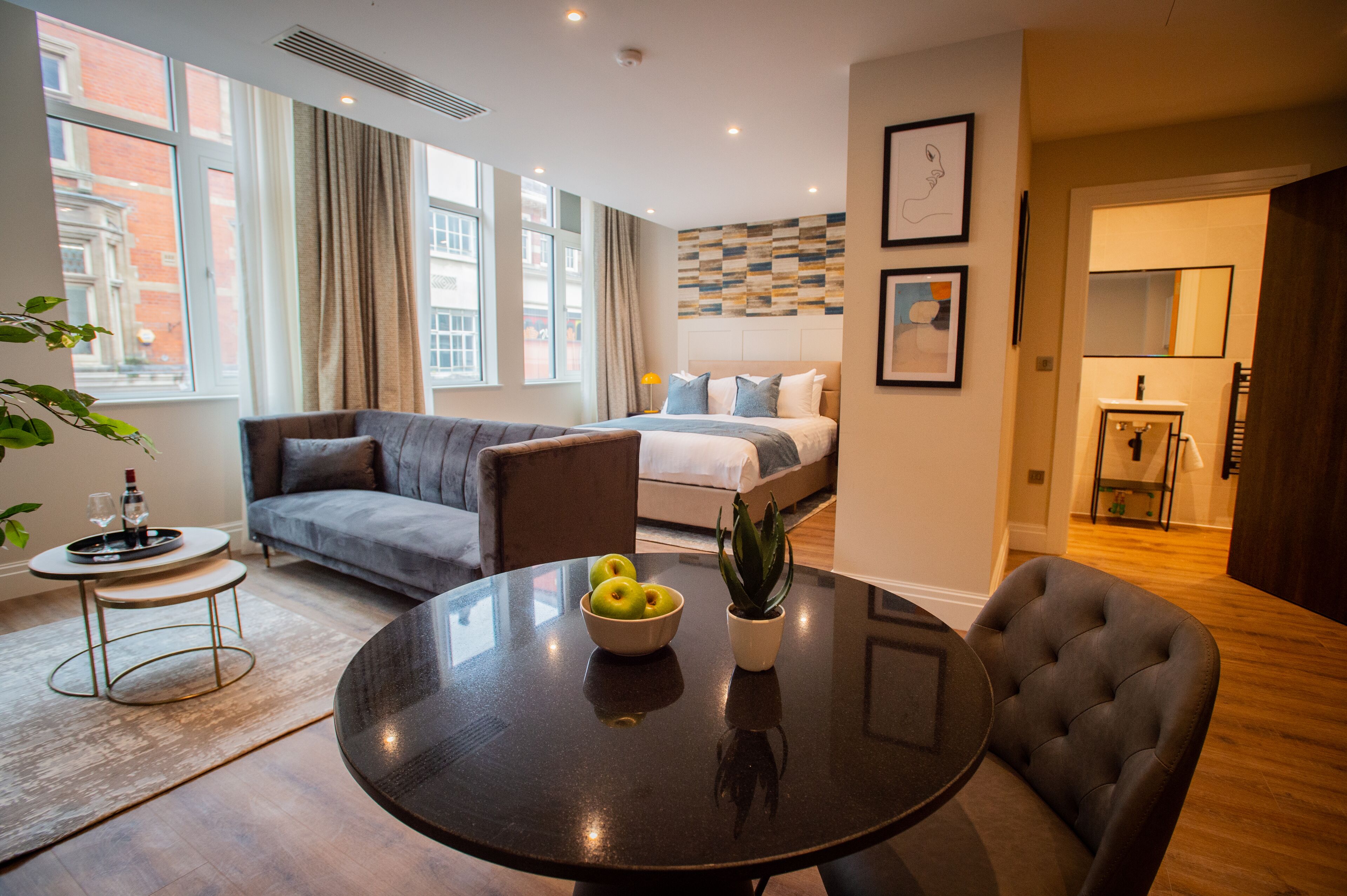 Studio Deluxe | Coffres-forts dans les chambres, décoration personnalisée