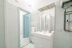 Douche, bidet