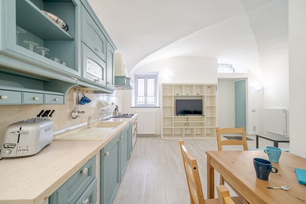 Oven, stovetop, toaster