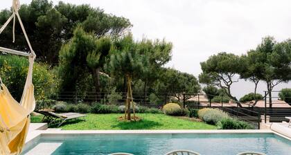 Villa Marcam in Sanary-sur-Mer/ Sea view/ Beach 200 m/ Heated pool/ Paddle