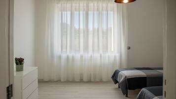 3 Schlafzimmer, BĂŒgeleisen/BĂŒgelbrett, kostenloses WLAN, BettwĂ€sche