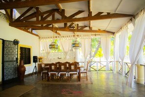 4 bedrooms, laptop workspace, iron/ironing board, free WiFi - Mambrui Villa (Malindi)