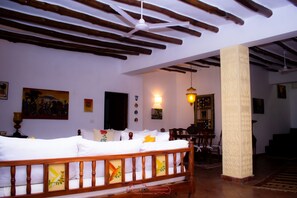 Luxury Villa | 4 bedrooms, laptop workspace, iron/ironing board, free WiFi - Mambrui Villa (Malindi)