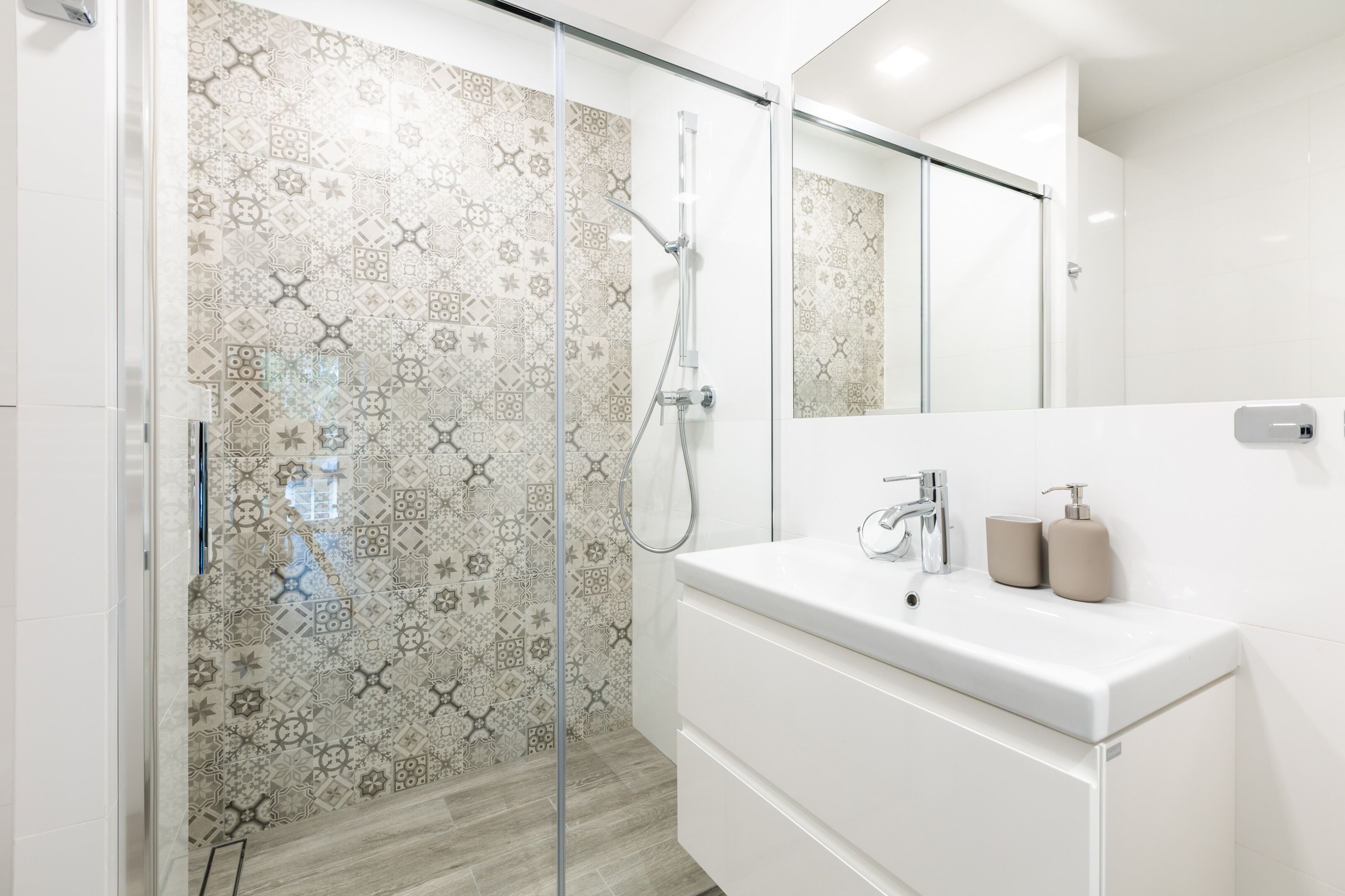Apartment (42) | Bathroom | Shower, towels