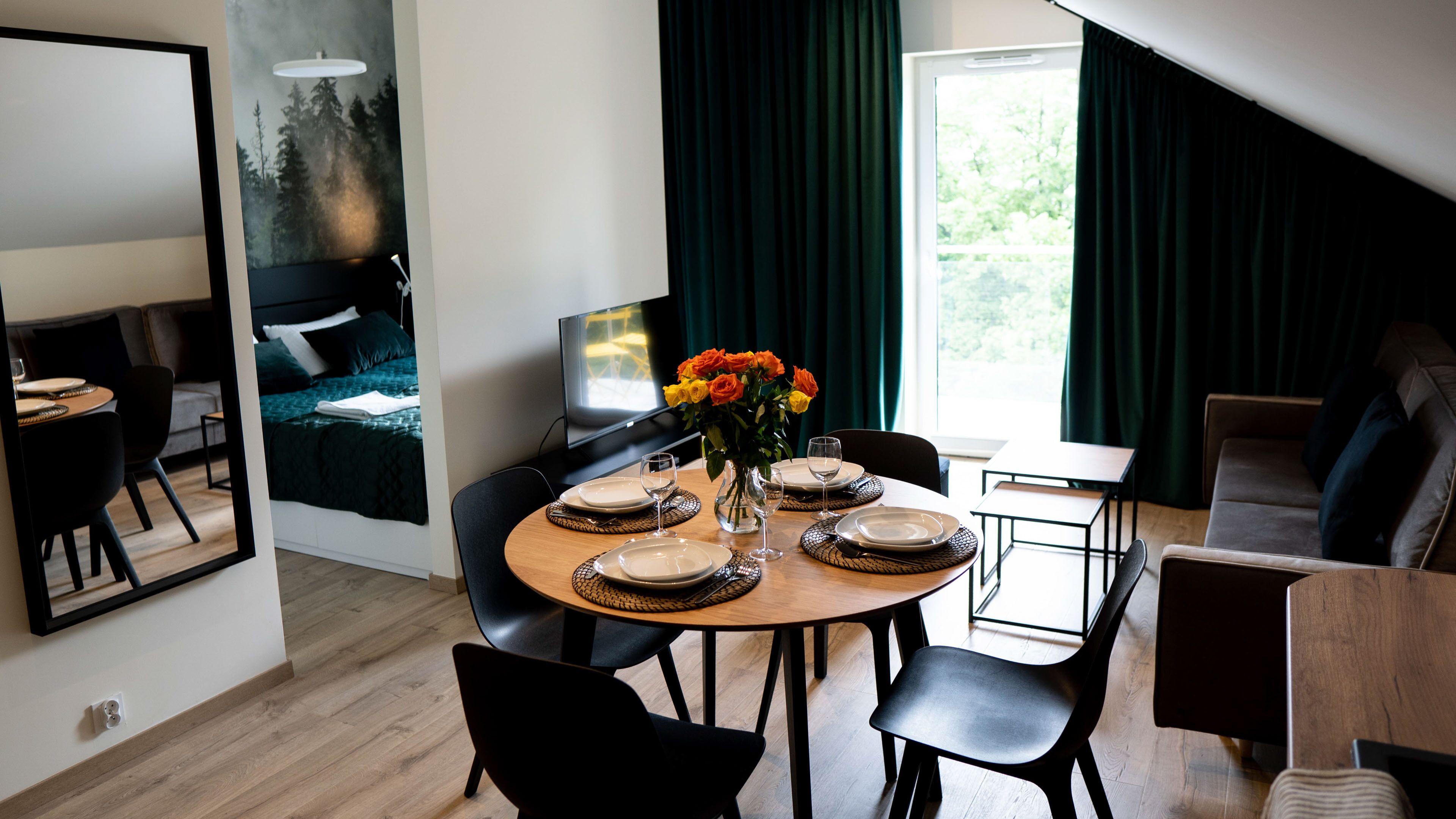 Studiosuite (58) | Wohnbereich | Flachbildfernseher