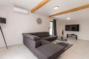 Pool - Villa Blackwood (Zadar)