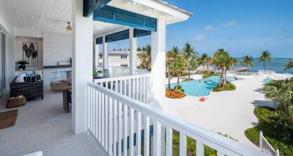 Islamorada Penthouse with Private Beach & Pool!