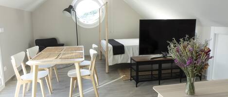 1 soverom, strykejern/-brett, reiseseng for barn og wi-fi (inkludert)