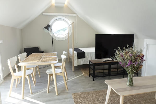 1 chambre, fer et planche à repasser, lit parapluie, Wi-Fi gratuit