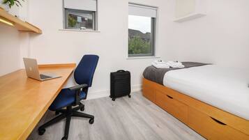 獨特裝潢、布置獨特、書桌、免費無線上網