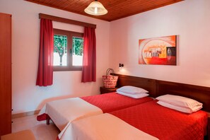 2 bedrooms, in-room safe, iron/ironing board, travel cot