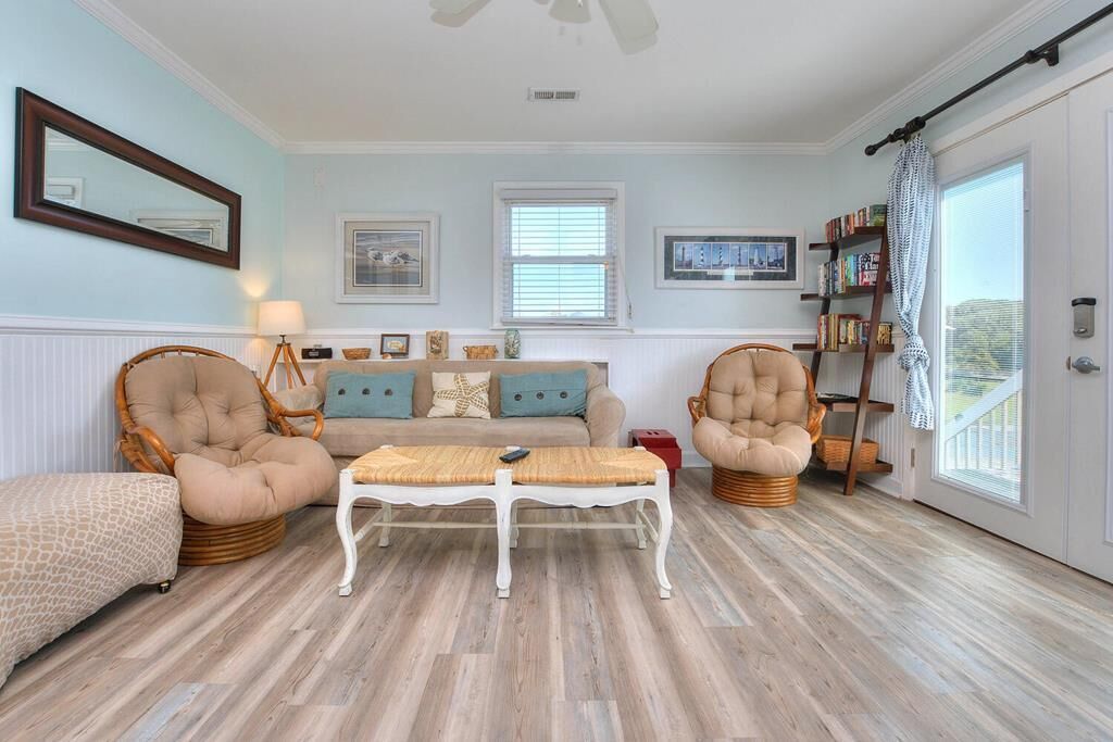 Relax At Easy Peasy Ocean Breezy, A Cozy Oceanfront Condo In Oak Island, Perfect For 6! - Bald Head Island, NC