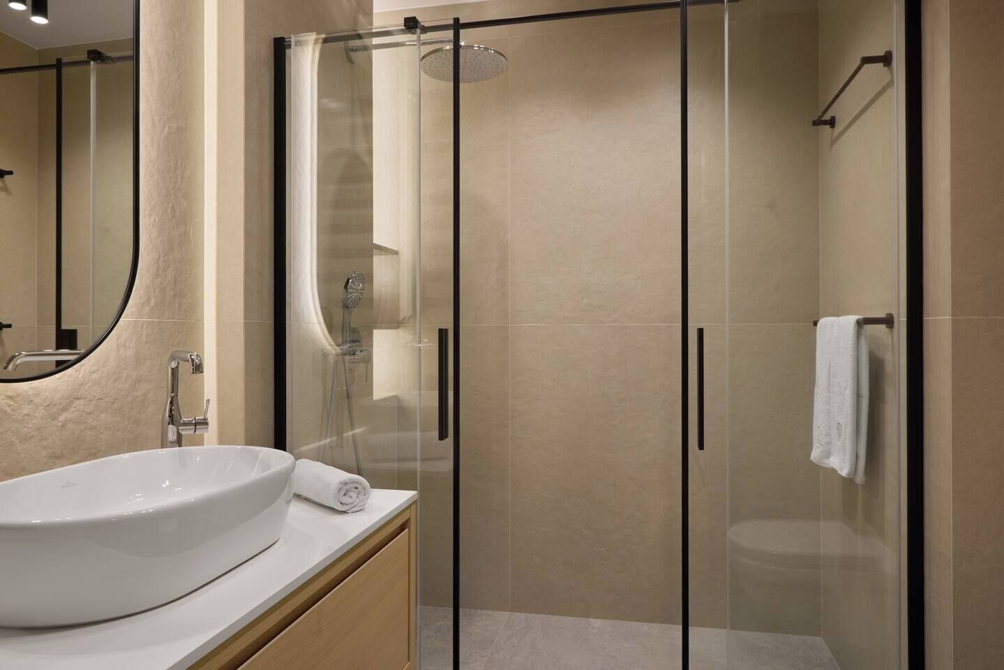 Superior Apartment, 1 Bedroom, Terrace | Bathroom | Hair dryer, towels, soap, shampoo
