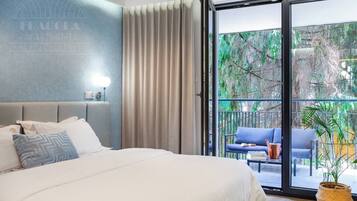 Premier Apartment, 2 Bedrooms, Non Smoking, Balcony | Premium bedding, individually decorated, individually furnished
