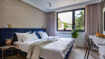 Deluxe Apartment, 1 Queen Bed, Private Bathroom, Courtyard View | View from room