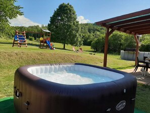 Utendørs boblebad