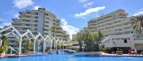 Udendørs pool, opvarmet pool