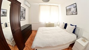 City Apartment | 1 bedroom, desk, free WiFi - HomeRent Royal (Novi Sad)