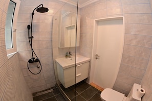 City Apartment | Bathroom