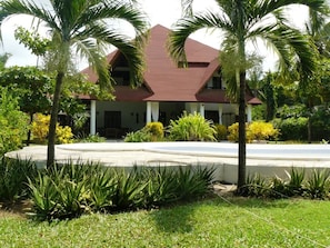 5 bedrooms, laptop workspace, iron/ironing board, free WiFi - Malaika House (Malindi)
