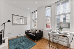 Business Apartment | Living area | 40-inch Smart TV with satellite channels, TV - Cosy 1 Bed Apartment next to Liverpool Street Station FREE WIFI By City Stay Aparts London (London)