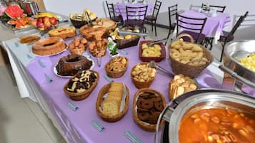 Free daily buffet breakfast