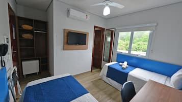 Tomannsrom – basic, 2 enkeltsenger | Minibar, skrivebord, wi-fi (inkludert) og sengetøy