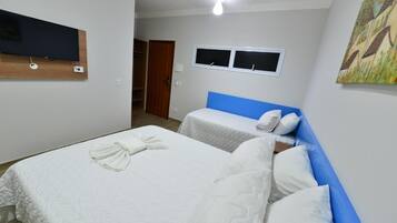 Minibar, bureau, Wi-Fi gratuit, draps fournis