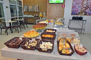 Free daily buffet breakfast