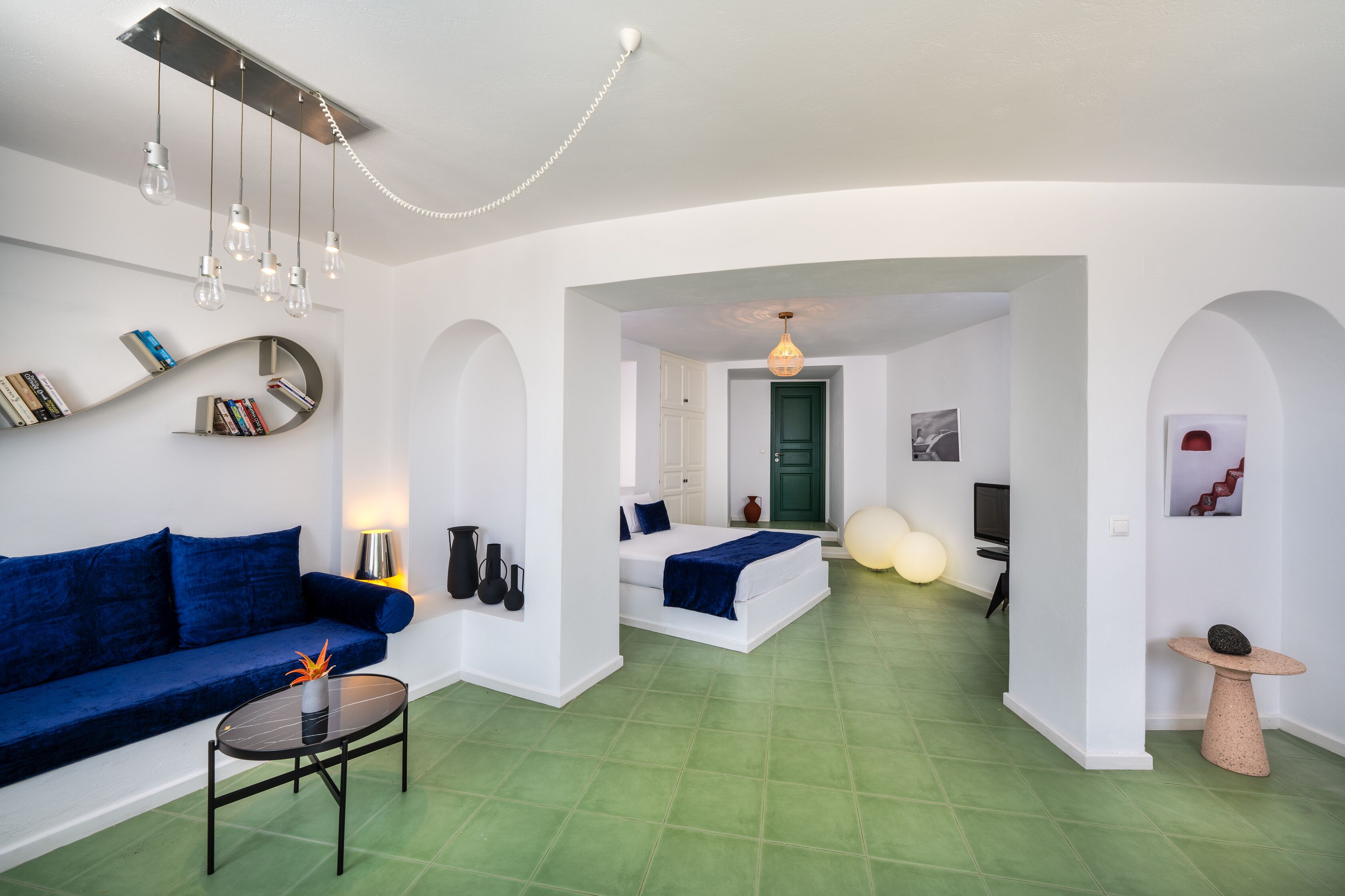 emerald suite, hot tub, sea view | premium bedding, in-room safe, desk, soundproofing