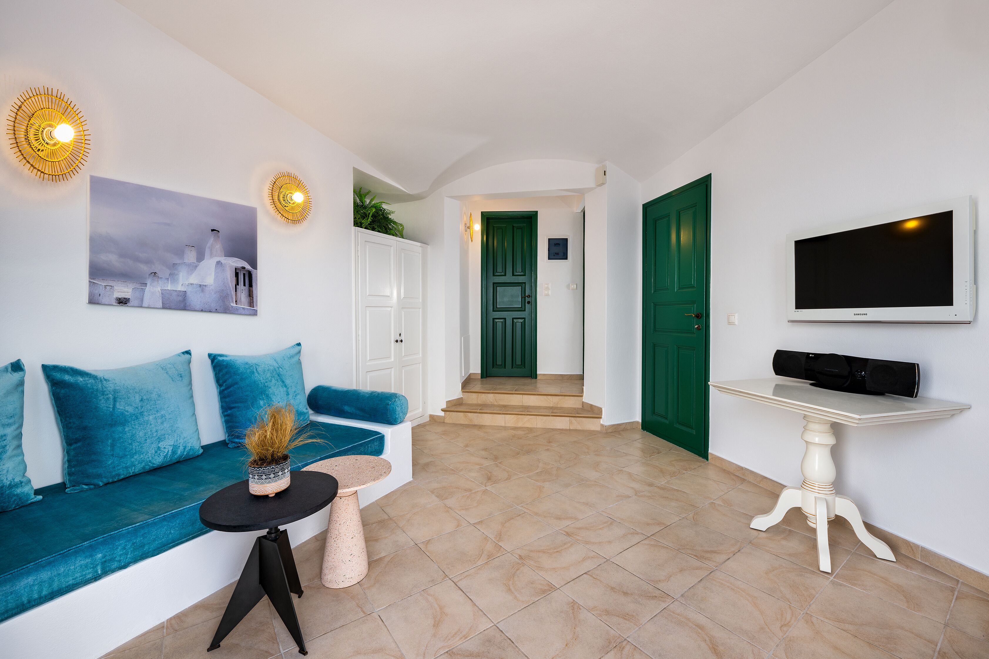 royal suite, hot tub, sea view | premium bedding, in-room safe, desk, soundproofing