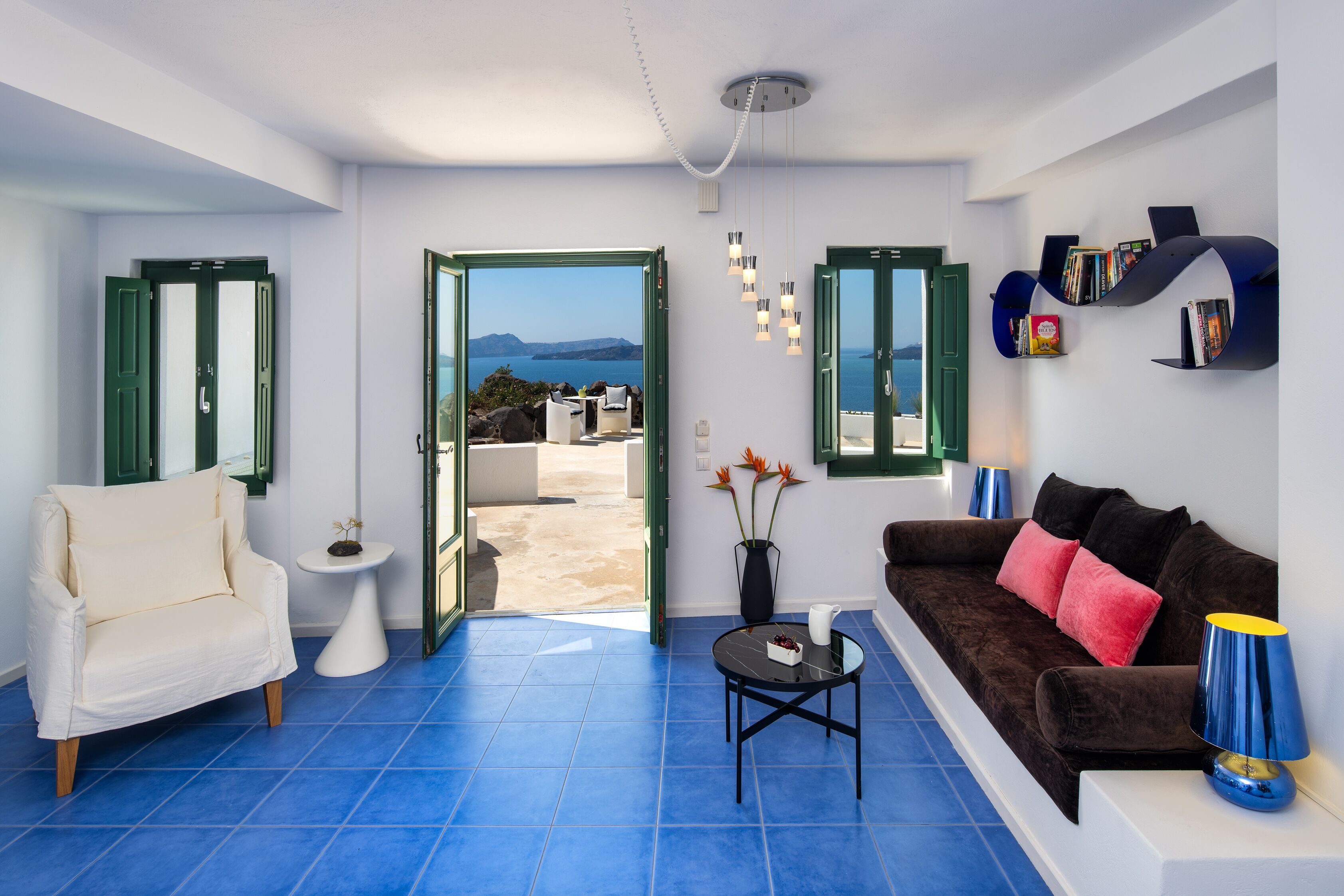 sapphire suite, hot tub, sea view | premium bedding, in-room safe, desk, soundproofing