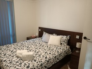 3 bedrooms, iron/ironing board, WiFi, bed sheets - 💜 Follow the sun 💜 3br Perfect Canberra Gettaway (Scullin)