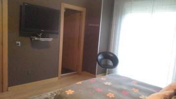 3 chambres, fer et planche Ă repasser, Wi-Fi gratuit, draps fournis