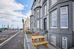 Exterior - Host & Stay | Beach Haven (Whitby)