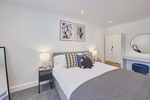 2 soverom, strykejern/-brett, wi-fi (inkludert) og sengetøy