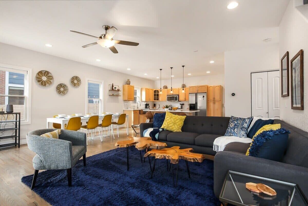 Trendy Upscale Highlands Home/4 bedrooms/Sleeps 10