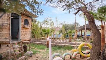 Zona de juegos infantil al aire libre