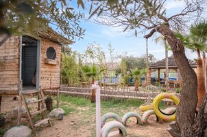 Área de juegos infantiles al aire libre