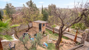 Área de juegos infantiles al aire libre