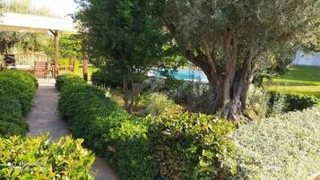 Villa | Garden