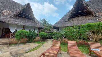 3 habitaciones, escritorio y espacio para trabajar con laptop