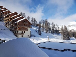 Exterior - 150m from ski slopes, 2nd floor, swimming pool, balcony, parking, tv, ski locker, 32m², Vars (Vars)