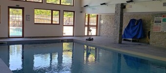 200m from shops, 2nd floor, swimming pool, balcony, parking, tv, ski locker, 50m², Vars