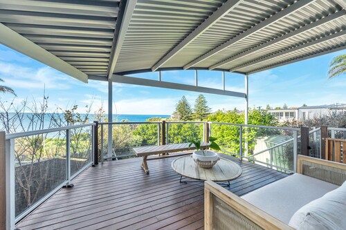 RELAX @ Sea La Vie KIAMA Million Dollar Views