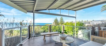 RELAX @ Sea La Vie KIAMA Million Dollar Views