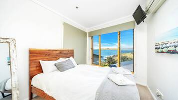 3 habitaciones, escritorio, tabla de planchar con plancha y wifi gratis