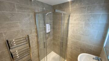 Apartment, Multiple Beds | Bathroom