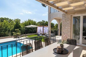 Uklassifisert bilde, 4 av 30, knapp